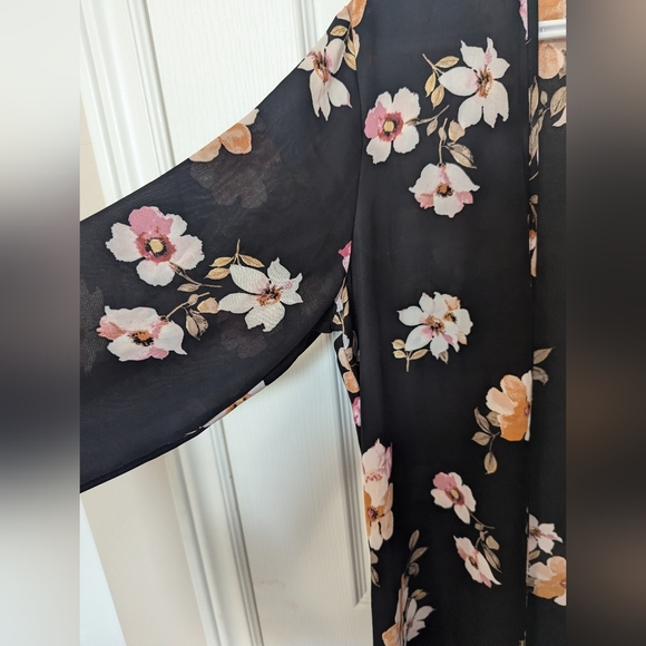 Maxi Kimono Black W/ Pink Floral - Picture 2 of 10
